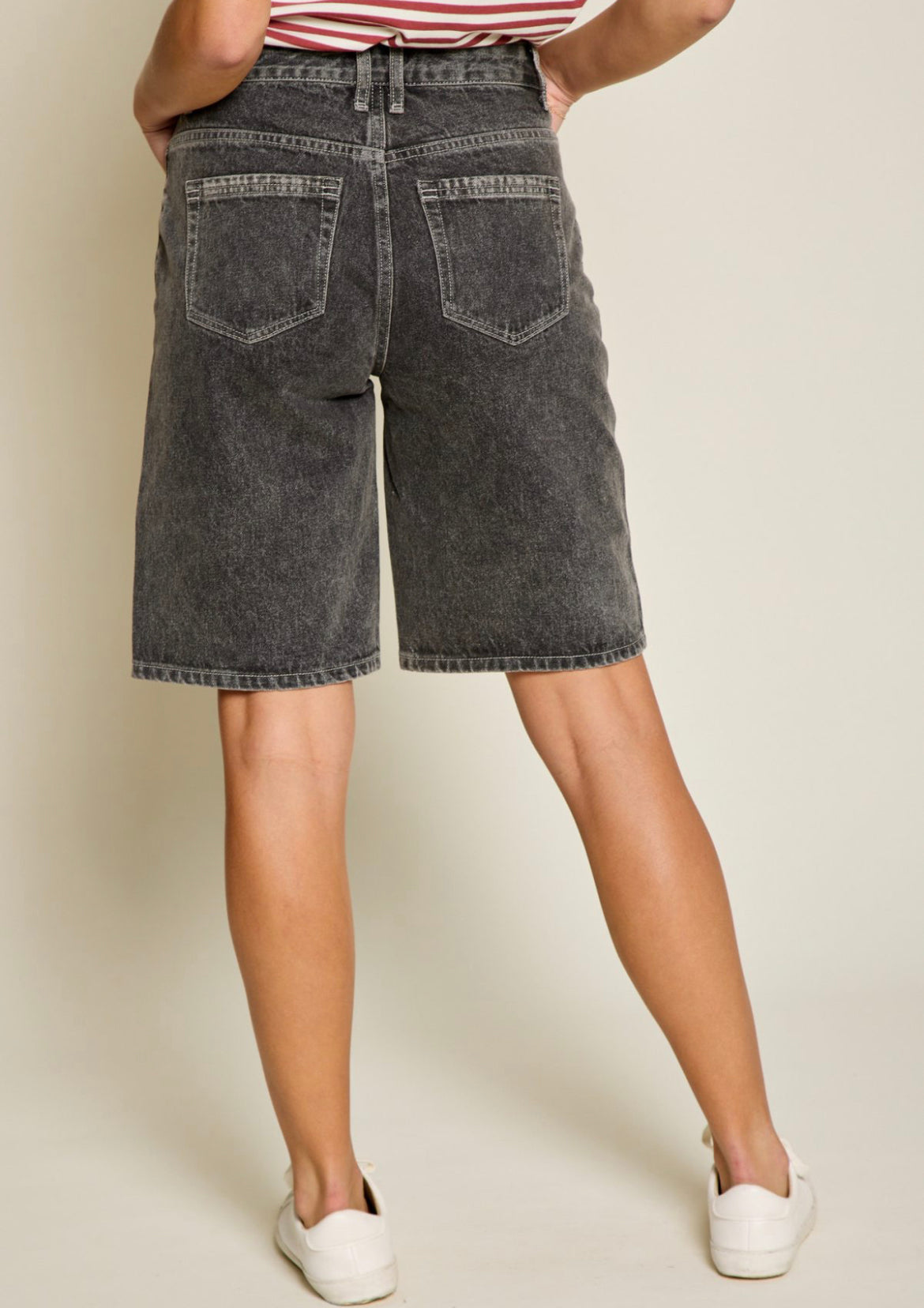 ACID WASHED HIGH RISE BERMUDA BOYFRIEND SHORT JEANS